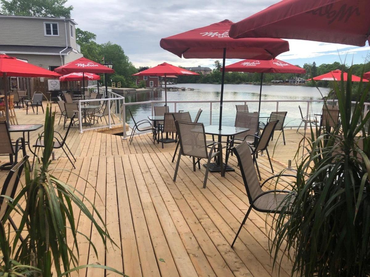 The Bobcaygeon Inn ภายนอก รูปภาพ