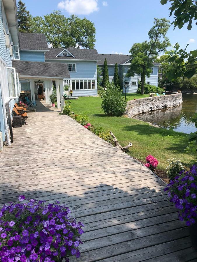 The Bobcaygeon Inn ภายนอก รูปภาพ