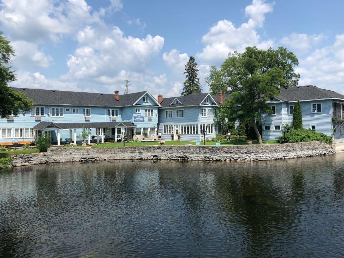 The Bobcaygeon Inn ภายนอก รูปภาพ