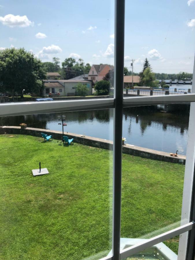 The Bobcaygeon Inn ภายนอก รูปภาพ