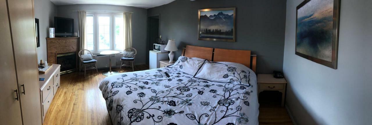 The Bobcaygeon Inn ภายนอก รูปภาพ